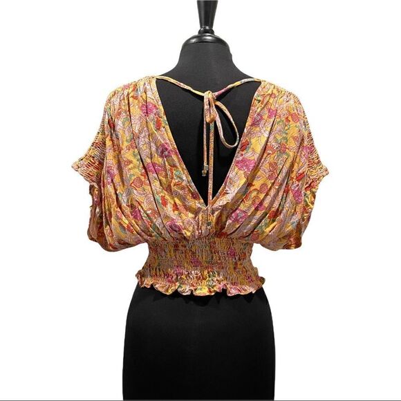 cupcakes & Cashmere Floral Double V-Neck Smocked Crop Top Sz M - Picture 6 of 11